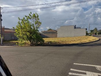 land_lot em Avenida Elpídio Monteiro de Miranda, Residencial Valerio Morandi - Matão - SP