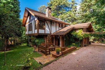house em Rua Julius Zigler, Planalto - Gramado - RS