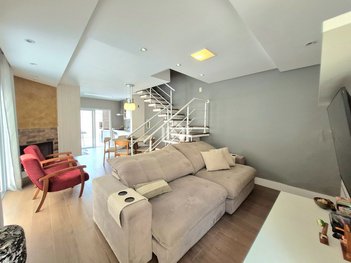 house em Estrada Municipal Walter Steurer, Chácara Pavoeiro - Cotia - SP