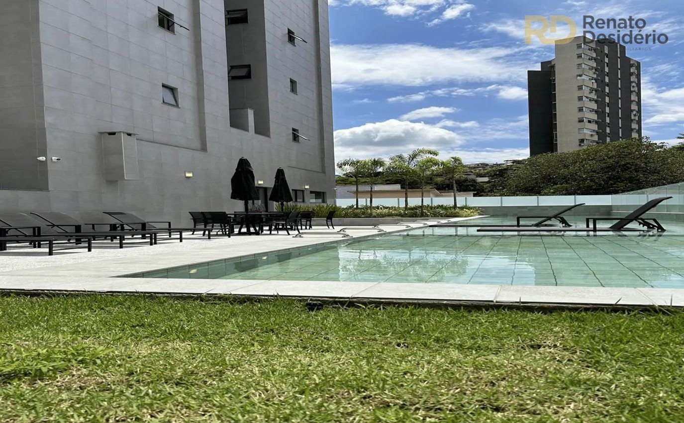 Piscinas adulto e infantil