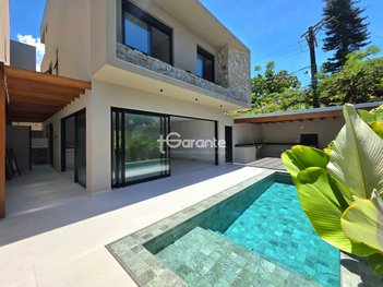 house em Avenida Mãe Bernarda, Juquehy - São Sebastião - SP