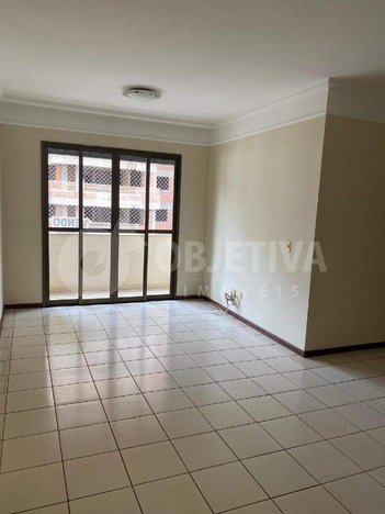 apartment em Avenida José Zacharias Junqueira, Saraiva - Uberlândia - MG