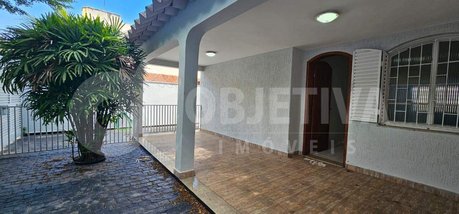 house em Avenida Divino Lucas Martins, Saraiva - Uberlândia - MG