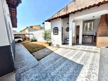 house em Avenida Riacho das Pedras, Jardim Riacho das Pedras - Contagem - MG