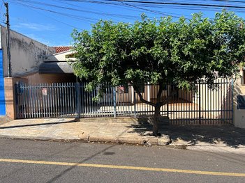 house em Rua Padre Izidoro Cordeiro Paranhos, Chácara das Paineiras - Votuporanga - SP