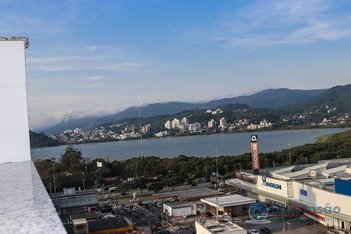 apartment em Delminda Silveira, Agronômica - Florianópolis - SC