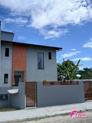 house em Rosalina Amélia dos Santos, São João do Rio Vermelho - Florianópolis - SC