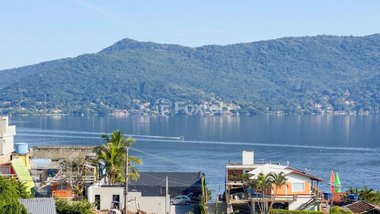 house em Rodovia Jornalista Manoel de Menezes, Barra da Lagoa - Florianópolis - SC