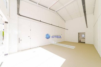 business em Avenida Senador Salgado Filho, Uberaba - Curitiba - PR