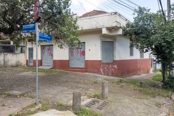 business em Edmundo Bastian, Cristo Redentor - Porto Alegre - RS