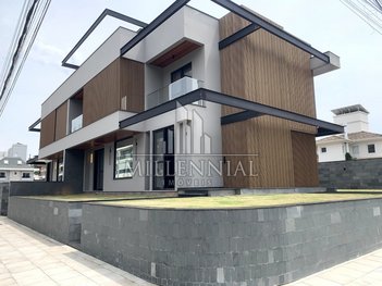 house em Rua das Tainhotas, Jurerê - Florianópolis - SC