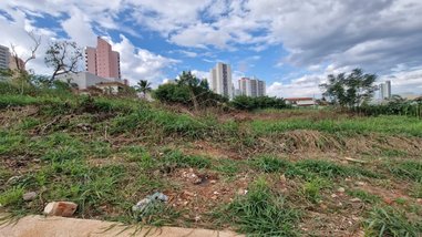 house em Avenida Nuno de Assis, Centro - Bauru - SP