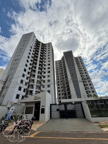 apartment em Rua Ouro Verde, Vila Emília - Maringá - PR