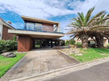 house em Avenida Paraguassu, Centro - Xangri-Lá - RS