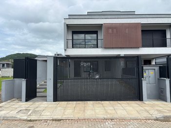 house em Rodovia Doutor Antônio Luiz Moura Gonzaga, Rio Tavares - Florianópolis - SC