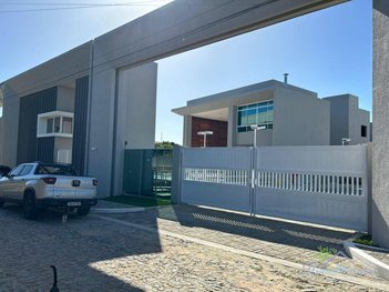 house em Rua Mirian Abreu, Urucunema - Eusébio - CE