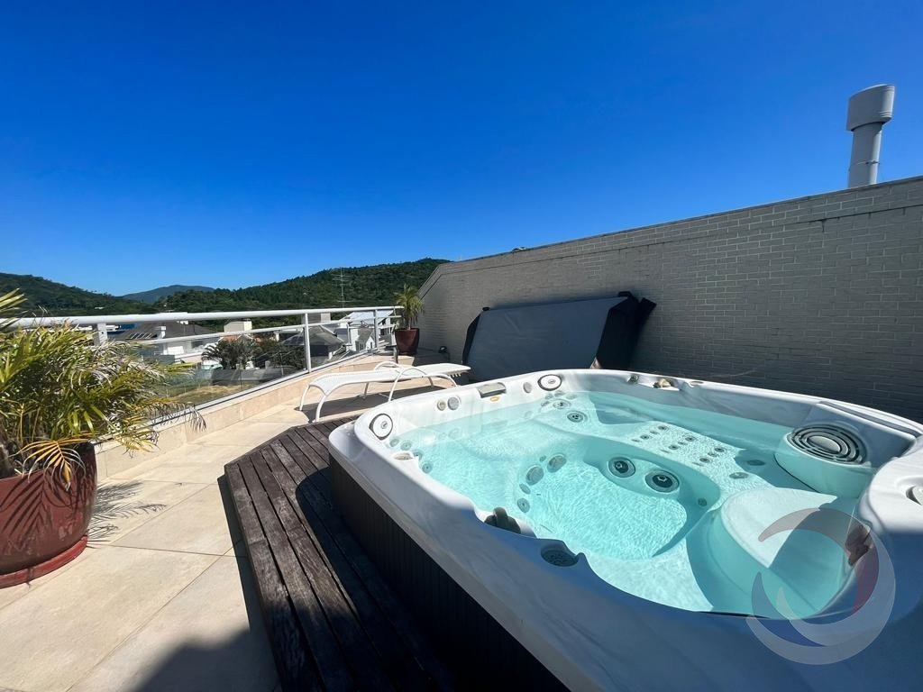 3 - Jacuzzi