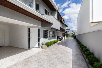 house em Rua Comendador Antônio Domingues de Barros, Bacacheri - Curitiba - PR