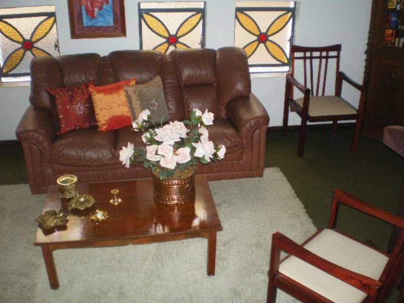 Sala menor, de estar, com piso rebaixado