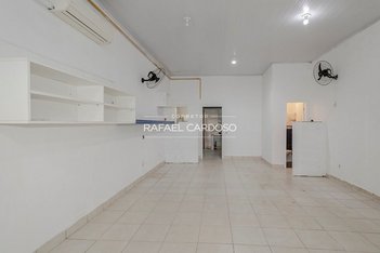 business em Avenida Amynthas Jacques de Moraes, Humaitá - Porto Alegre - RS