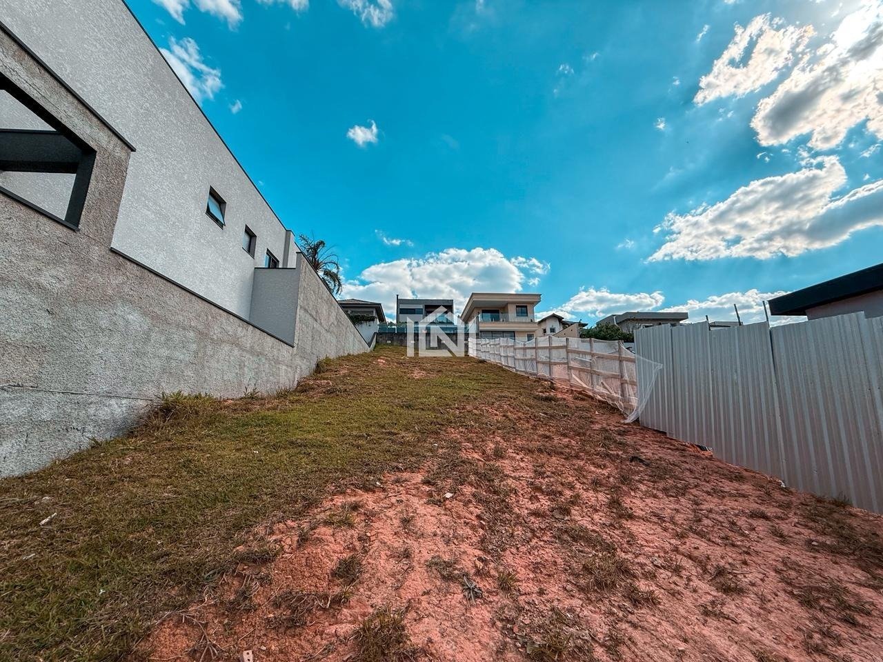 terreno aclive a venda no condominio village los angeles