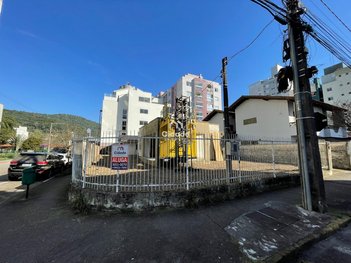 house em Rua Governador Jorge Lacerda, Centro - Jaraguá do Sul - SC