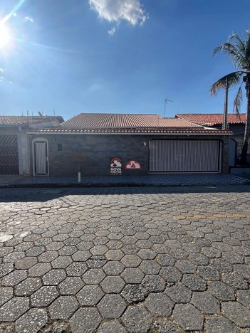 house em Avenida Roberto Lopes Leal, Chácaras Rurais Santa Maria - Jacareí - SP