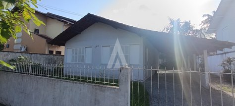 house em Rua Araquari, América - Joinville - SC