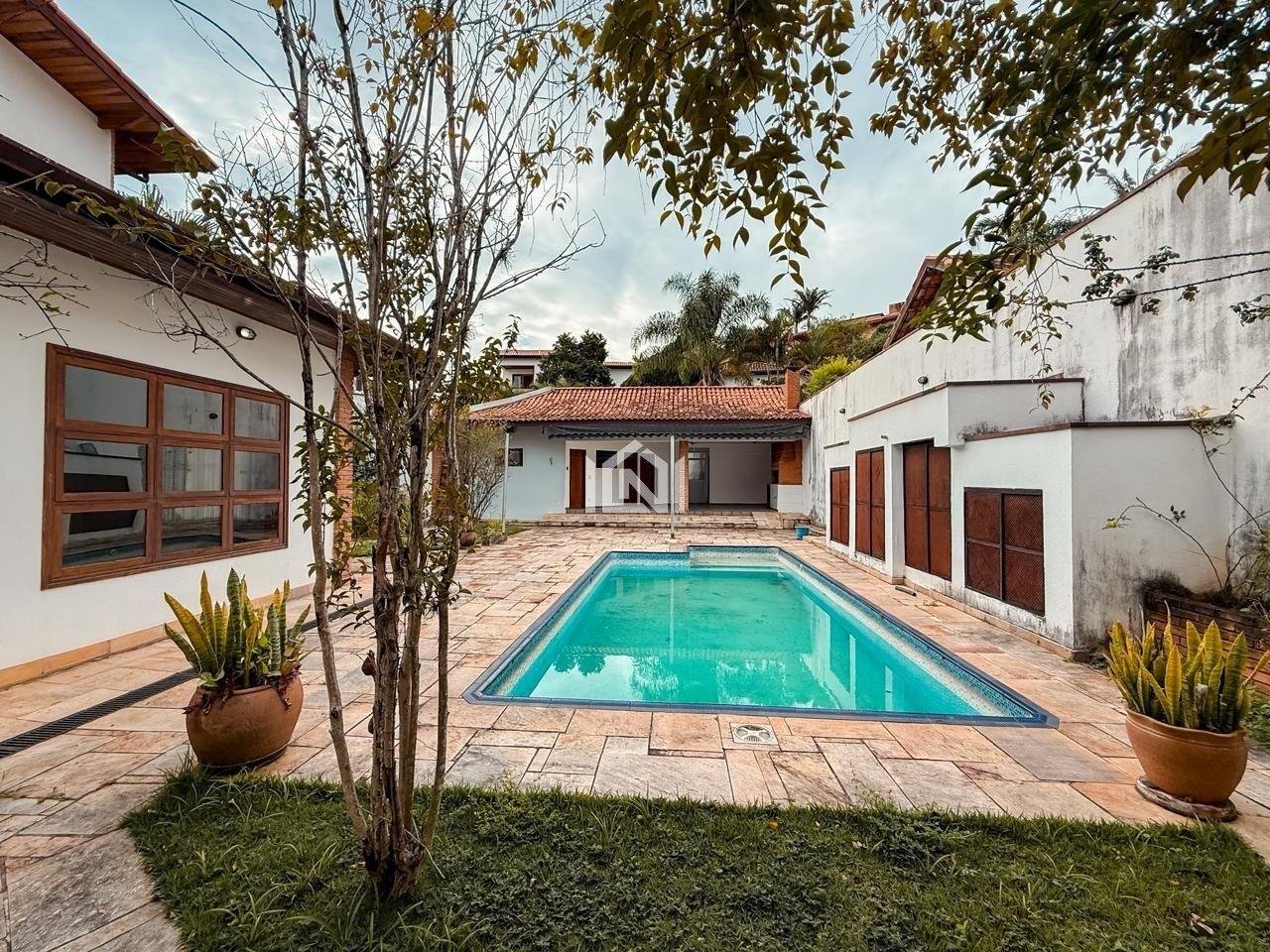 casa para venda ou locacao no condominio sao paulo 2 - quintal com piscina