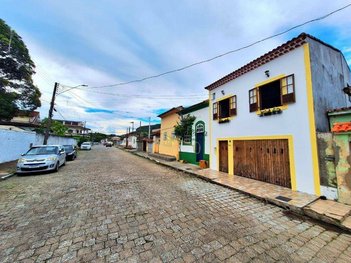 house em Avenida Adhemar de Barros, Centro - Iguape - SP