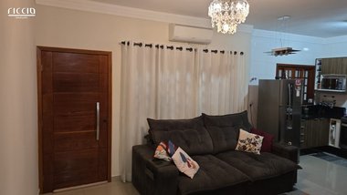 house em Rua Pedro Américo, Loteamento Villa Branca - Jacareí - SP