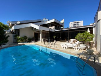 house em Rua Celso Schaefer, Centro I - Brusque - SC