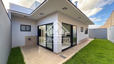 house em Avenida Zumbi dos Palmares, Lívia - Botucatu - SP