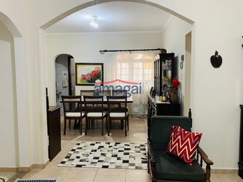 house em Avenida Estados Unidos, Jardim Siesta - Jacareí - SP