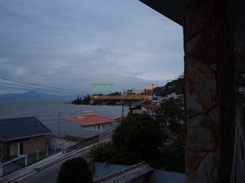 house em Rua Assis Brasil, Ponta de Baixo - São José - SC