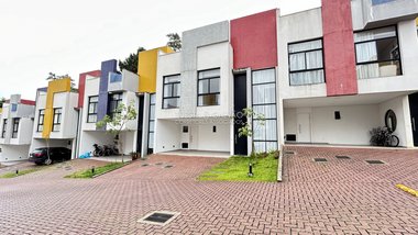 house em Rua João Batista Dallarmi, Santo Inácio - Curitiba - PR