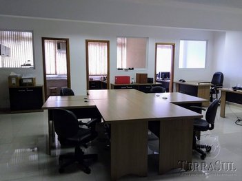 office em Osvaldo Cruz, Centro Histórico - Porto Alegre - RS