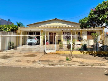 house em Rua Edu Chaves, São Pedro - Londrina - PR