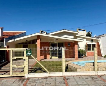house em Rua Ibirapuitã, Centro - Xangri-Lá - RS