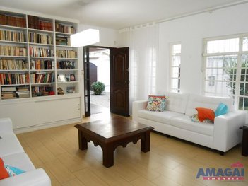 house em Avenida Estados Unidos, Jardim Siesta - Jacareí - SP