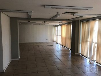 office em Chaves Barcelos, Centro Histórico - Porto Alegre - RS