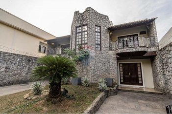 house em Rua Franco Job, Moneró - Rio de Janeiro - RJ