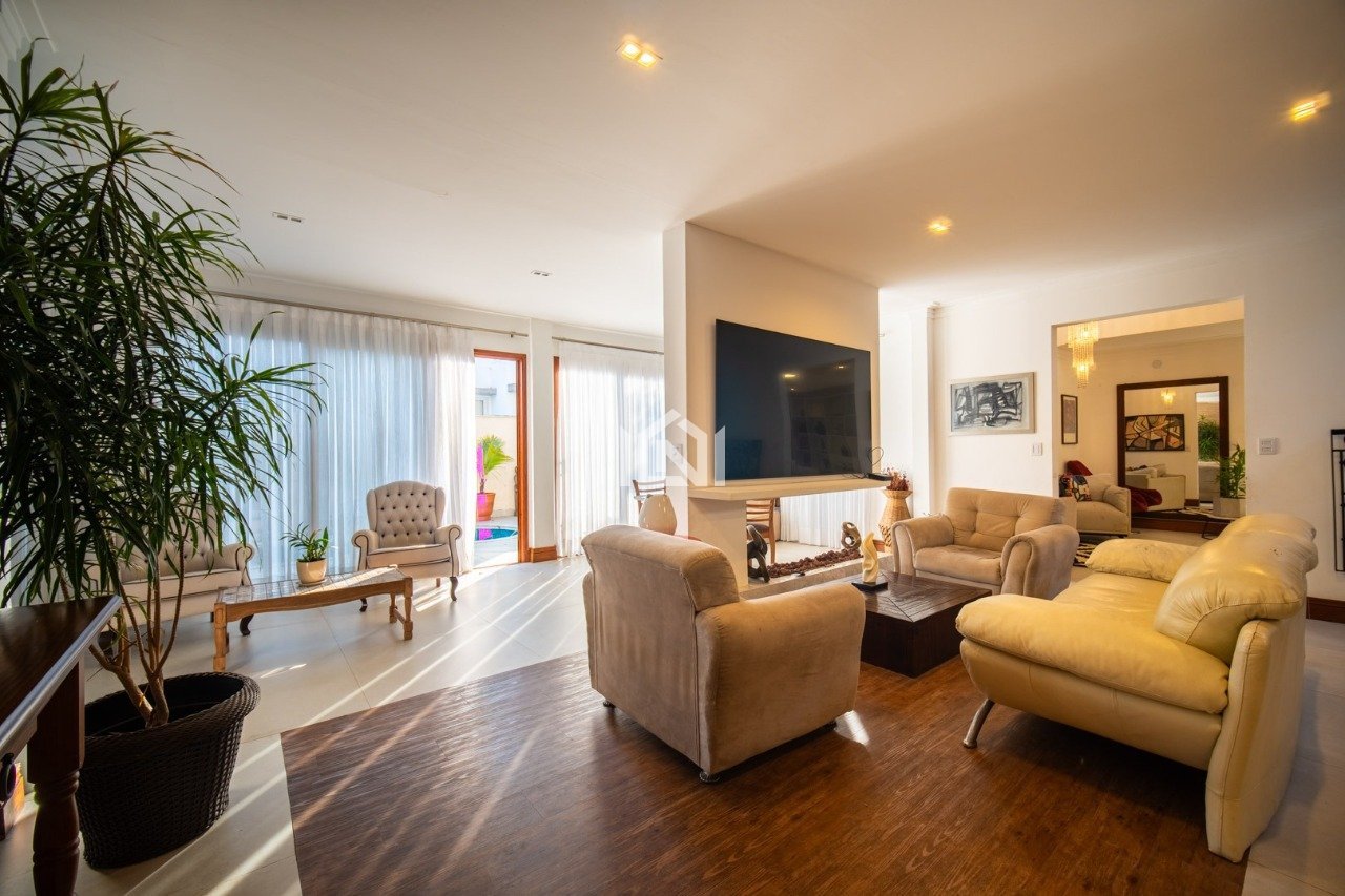 casa a venda no condominio aldeia da fazendinha - sala de tv