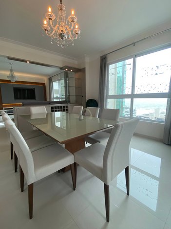 apartment em Rua 236, Meia Praia - Itapema - SC