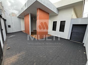 house em Avenida Cipriano Del Favero, Centro - Uberlândia - MG