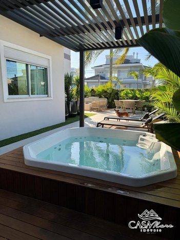 house em Avenida dos Jerivás, Cachoeira do Bom Jesus - Florianópolis - SC