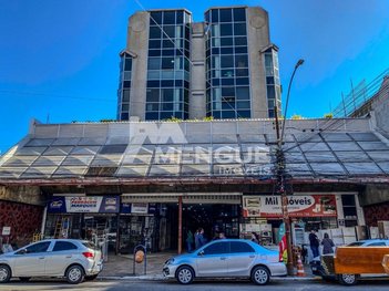 business em Avenida Presidente Franklin Roosevelt, Navegantes - Porto Alegre - RS