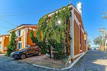 house em Rua Tenente Ary Tarrago, Jardim Itu - Porto Alegre - RS