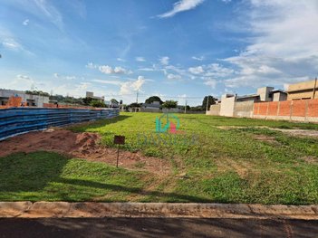 land_lot em Rua Ettore Berti, Residencial Village Damha III - Araraquara - SP