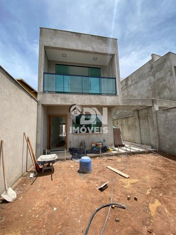 house em Rua Quinze, Sarzedo - Sarzedo - MG